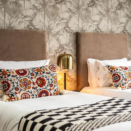 Luxury In The Heart Of 리즈