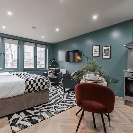 Luxury In The Heart Of 3* Leeds (West Yorkshire)