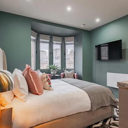 Hotel apartamentowy Luxury In The Heart Of