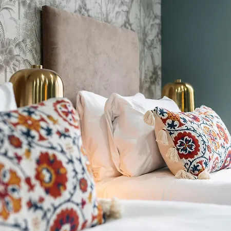 Hotel apartamentowy Luxury In The Heart Of 3*
