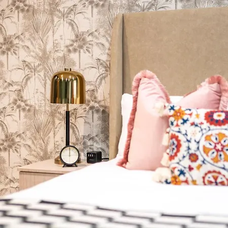 Luxury In The Heart Of Hotel apartamentowy