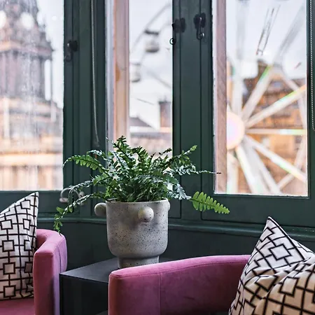 Luxury In The Heart Of 3* Leeds (West Yorkshire)
