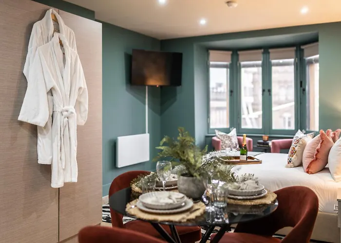 Апарт-готель Luxury In The Heart Of Лідс