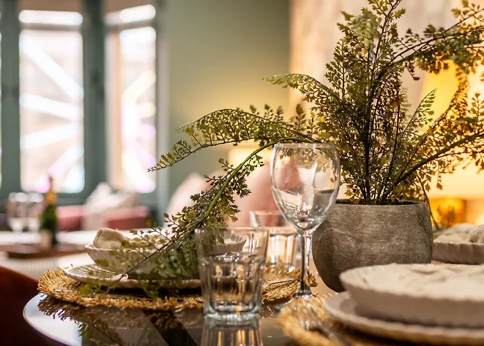 Luxury In The Heart Of Апарт-готель Лідс