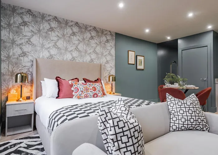 Апарт-готель Luxury In The Heart Of 3*