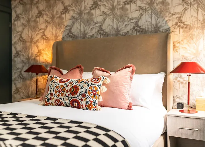 Luxury In The Heart Of Лідс